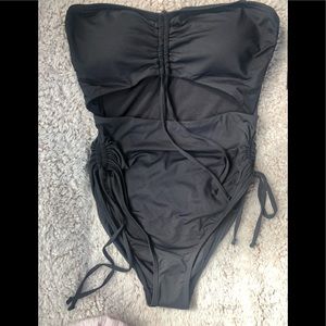 Carmen Marc Valvo Black Strapless One-Piece Swimsuit